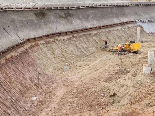 双湖基坑边坡加固